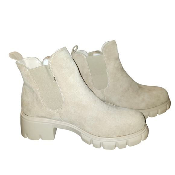 Shoes - Women's  boots